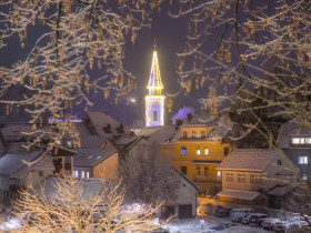 Blick auf die St. Andreas Kirche (Foto Jošt Gantar)