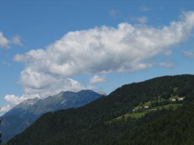 Door een gletsjer-dal tot aan de voet van de berg Storžič
