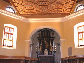 The ceiling and altar (photo: Samo Paušer)
