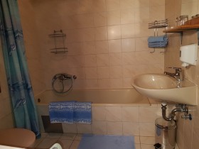 Badezimmer im Apartment für 7 Personen